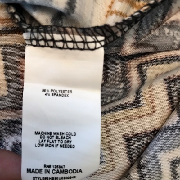 Cocomo Henley Georgette Swing Top Blouse Womens Plus Size 2X Tan Grey Easy Care - Picture 8 of 8